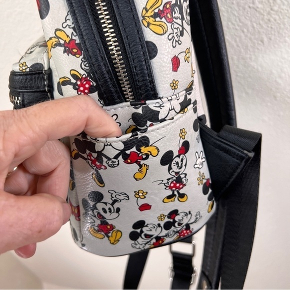 DISNEY PARKS X LOUNGEFLY Adorable Micky & Minnie Kissing Backpack. Zip pocket - Picture 4 of 10
